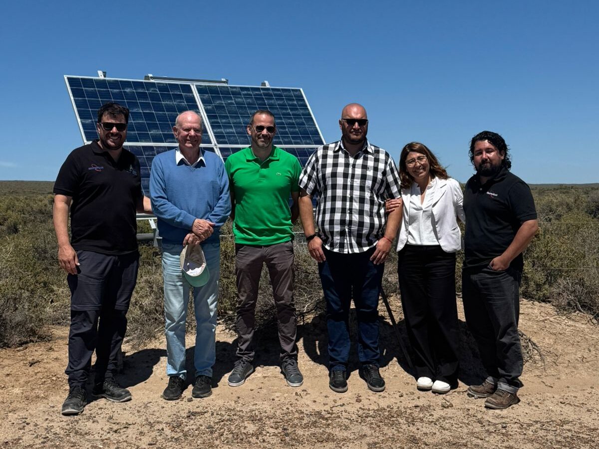 El Gobierno de la Provincia garantiza energía eléctrica en Punta Loma mediante tecnología solar