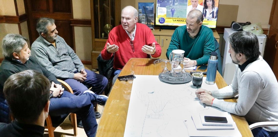 Provincia planifica proyecto de construcción de viviendas sustentables en Trelew junto a la Municipalidad