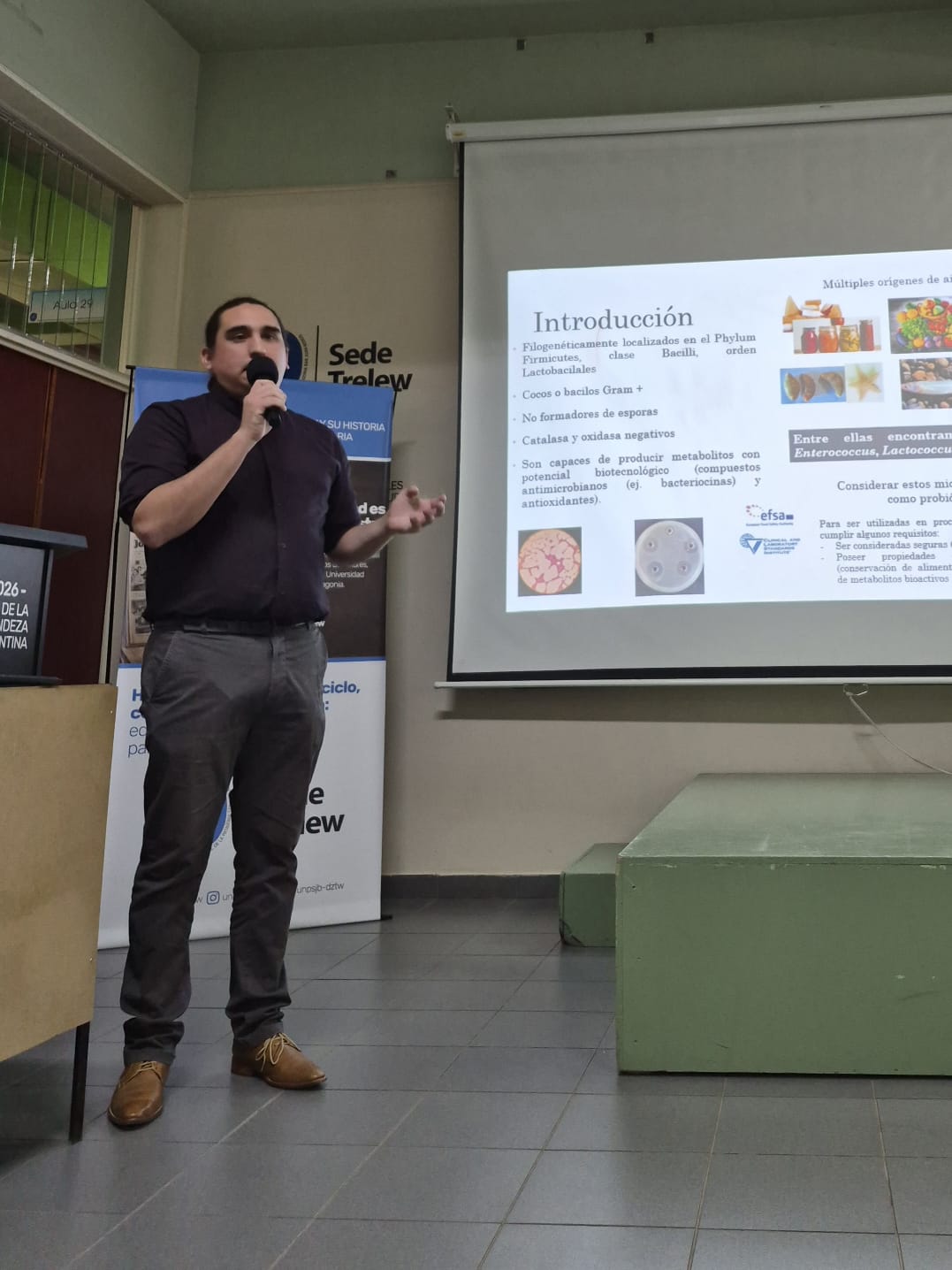 Becario de Chubut y CONICET defendió su tesis doctoral sobre el aprovechamiento biotecnológico de residuos industriales