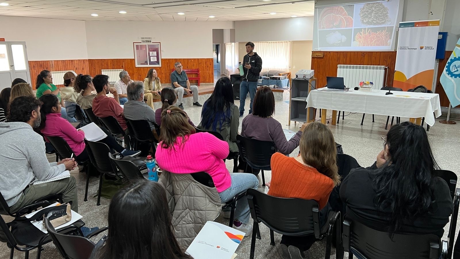Comenzó en Gaiman la etapa presencial del curso en producción de hongos comestibles cultivados